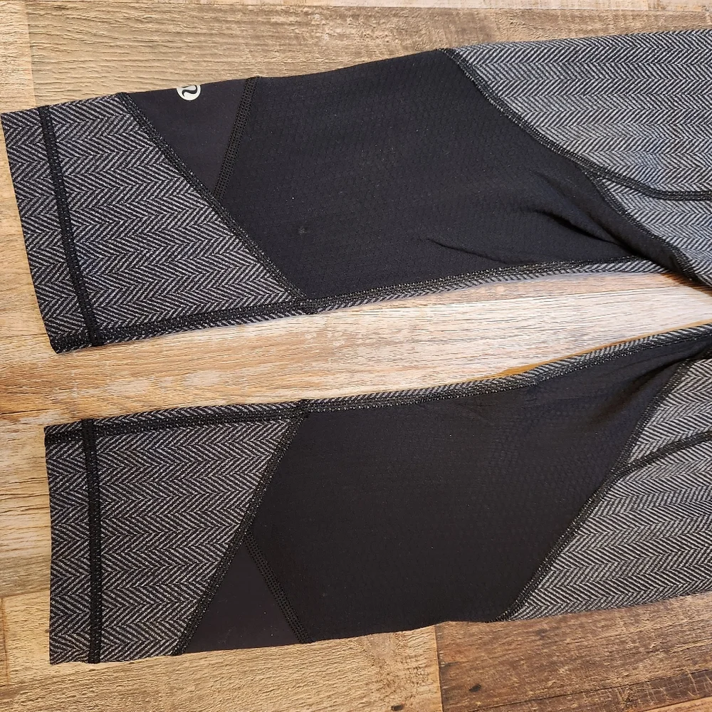 Lululemon Pace Rival Crop Giant Herringbone Black Heathered Black / Black Size 6
